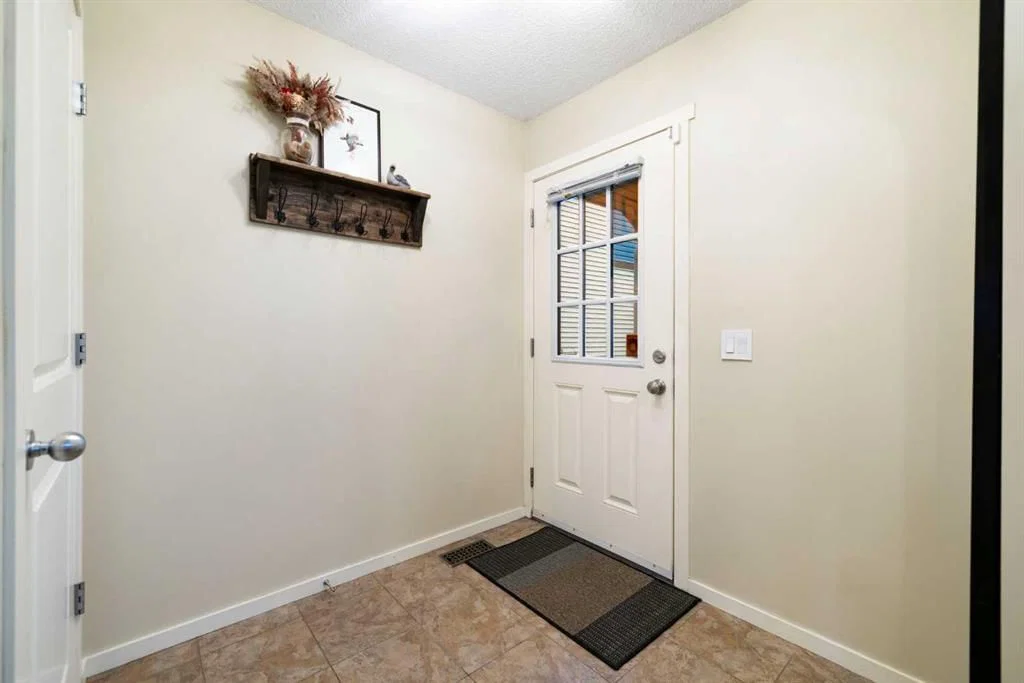 60 Sage Valley Drive NW, Calgary — photo 4 of 48