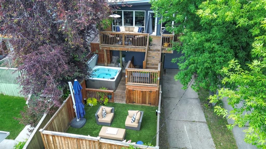 2031 30 Avenue SW, Calgary — main listing photo