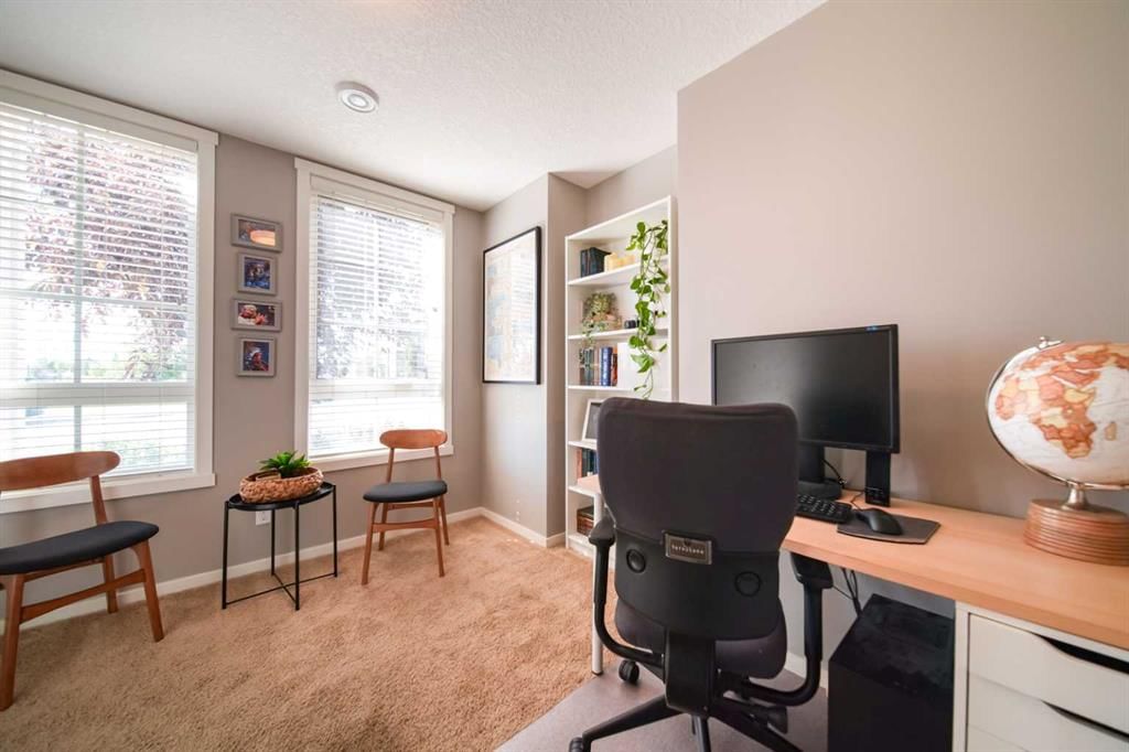 211 Copperpond Common SE, Calgary — photo 5 of 38