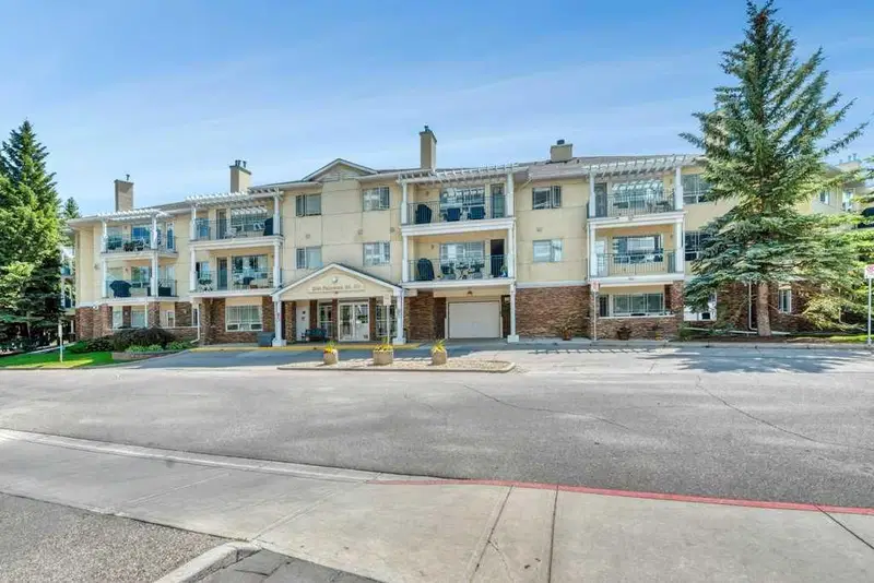 211, 2144 Paliswood Road SW, Calgary — main listing photo