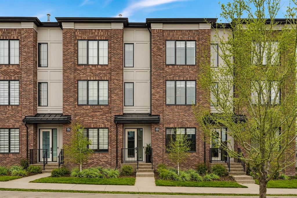 138 Discovery Drive SW, Calgary — main listing photo