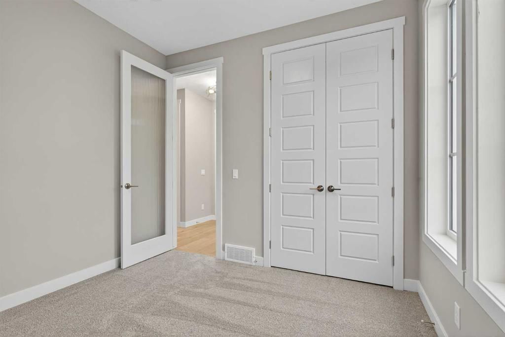 120 Southbow Avenue, Cochrane — photo 5 of 27