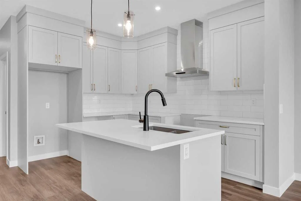 553 Hotchkiss Drive SE, Calgary — main listing photo