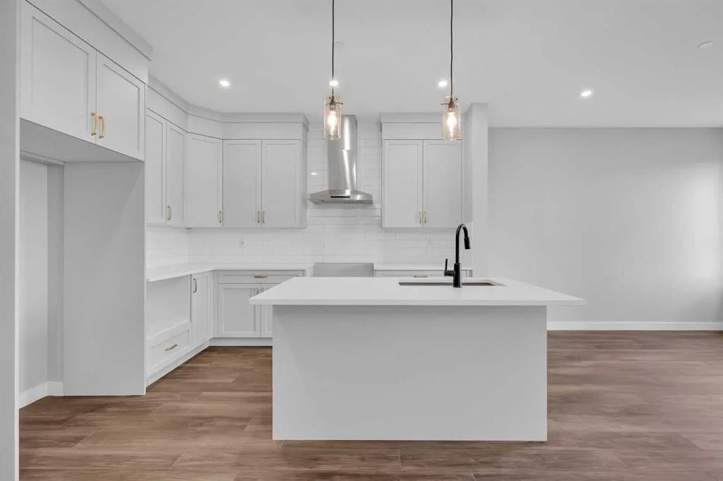 553 Hotchkiss Drive SE, Calgary — photo 5 of 43
