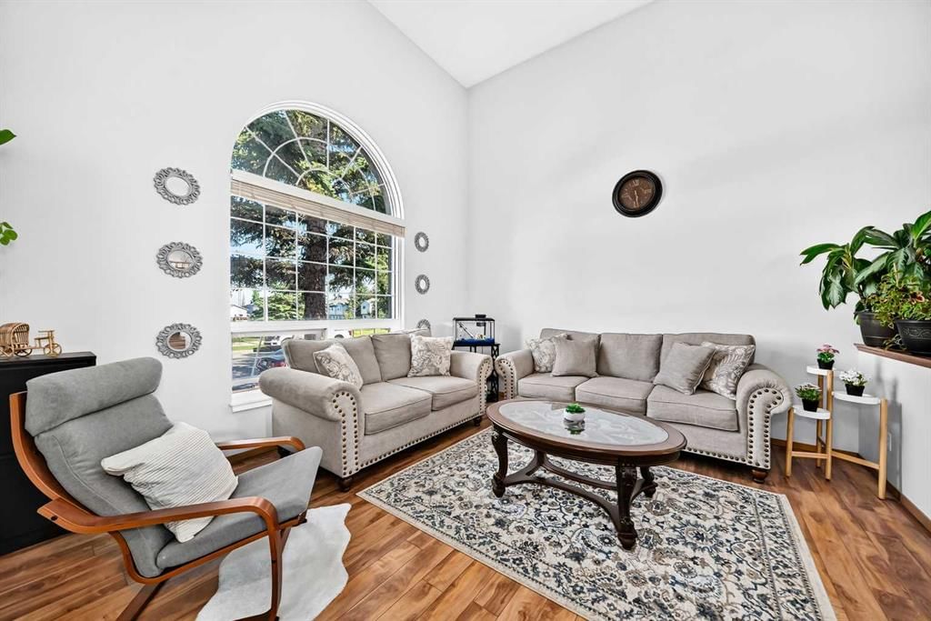 3628 Catalina Boulevard NE, Calgary — main listing photo