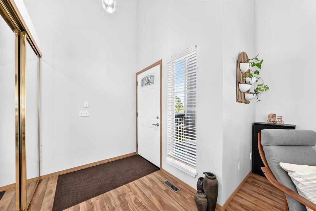3628 Catalina Boulevard NE, Calgary — photo 4 of 37
