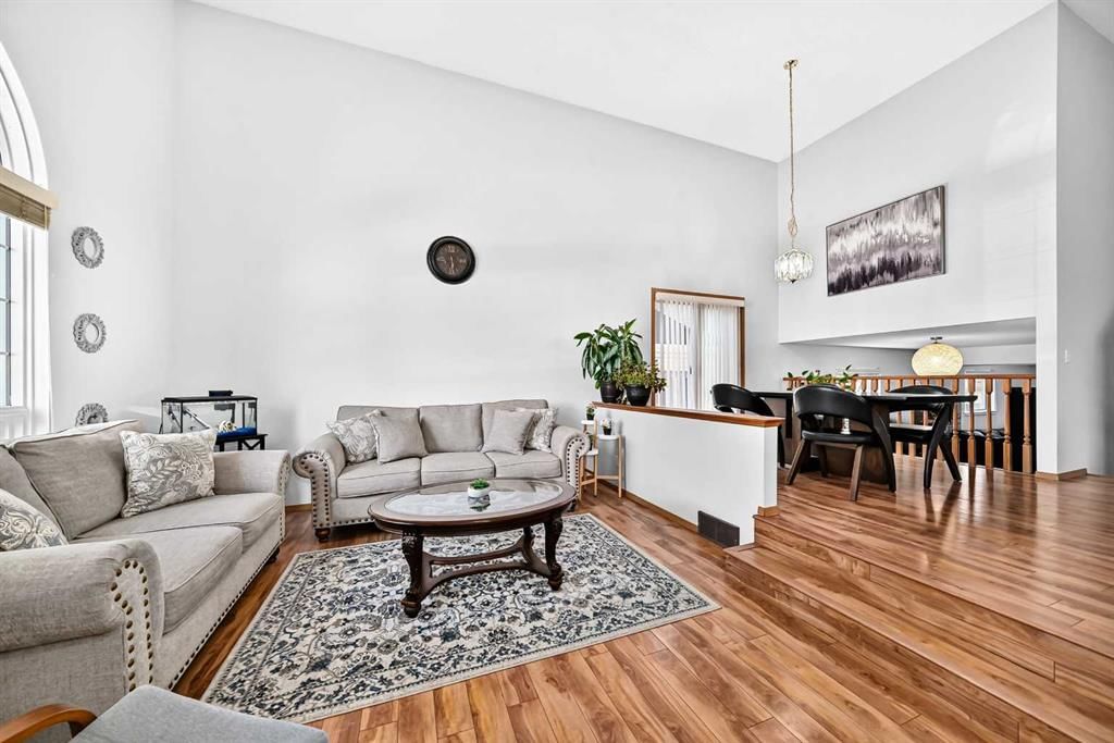 3628 Catalina Boulevard NE, Calgary — photo 5 of 37