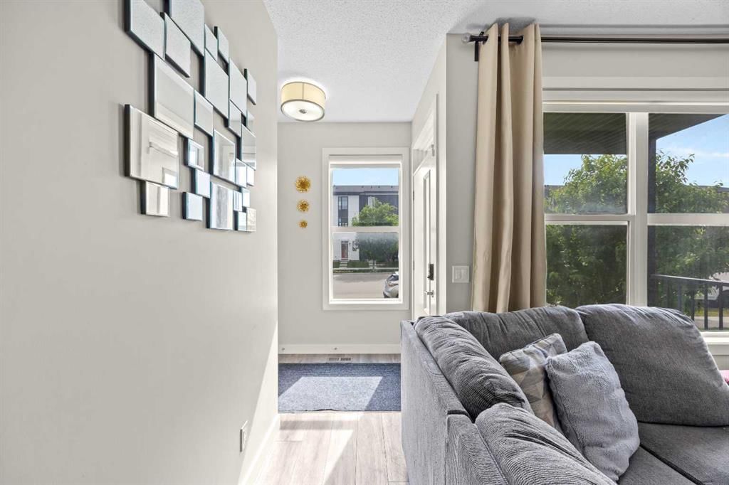 867 Walgrove Boulevard SE, Calgary — photo 4 of 39