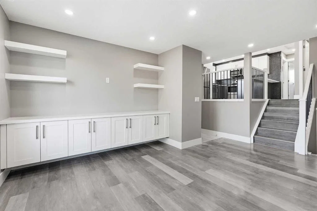 99 Pinecliff Close, Calgary — photo 4 of 37