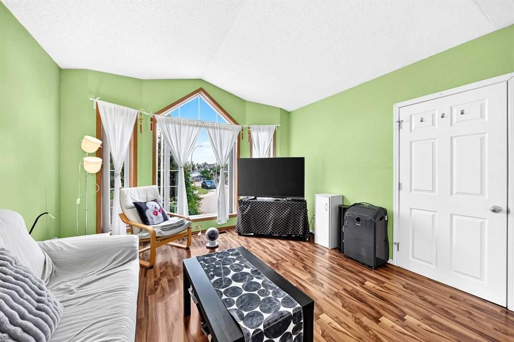 96 COVINGTON Court NE, Calgary — photo 2 of 48