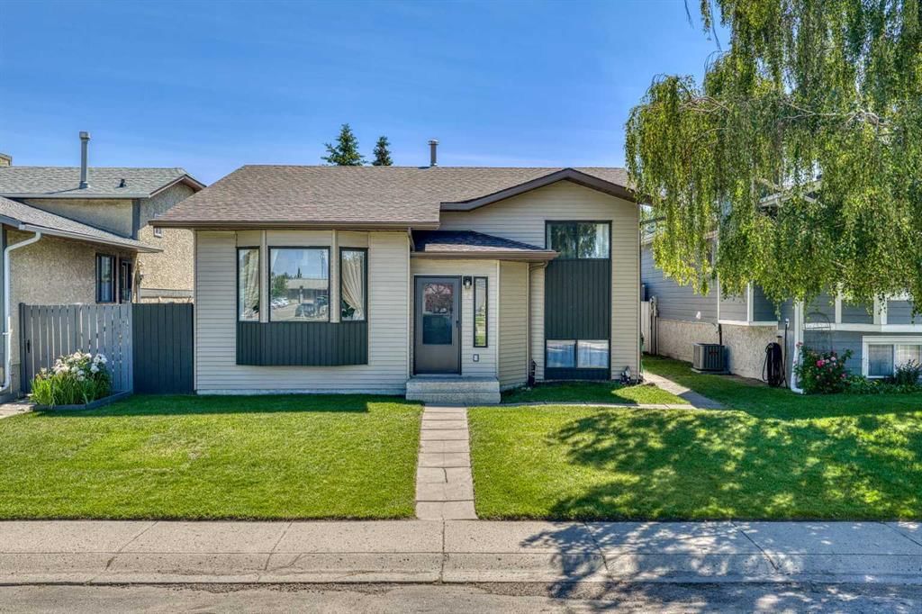 71 Riverglen Crescent SE, Calgary — main listing photo