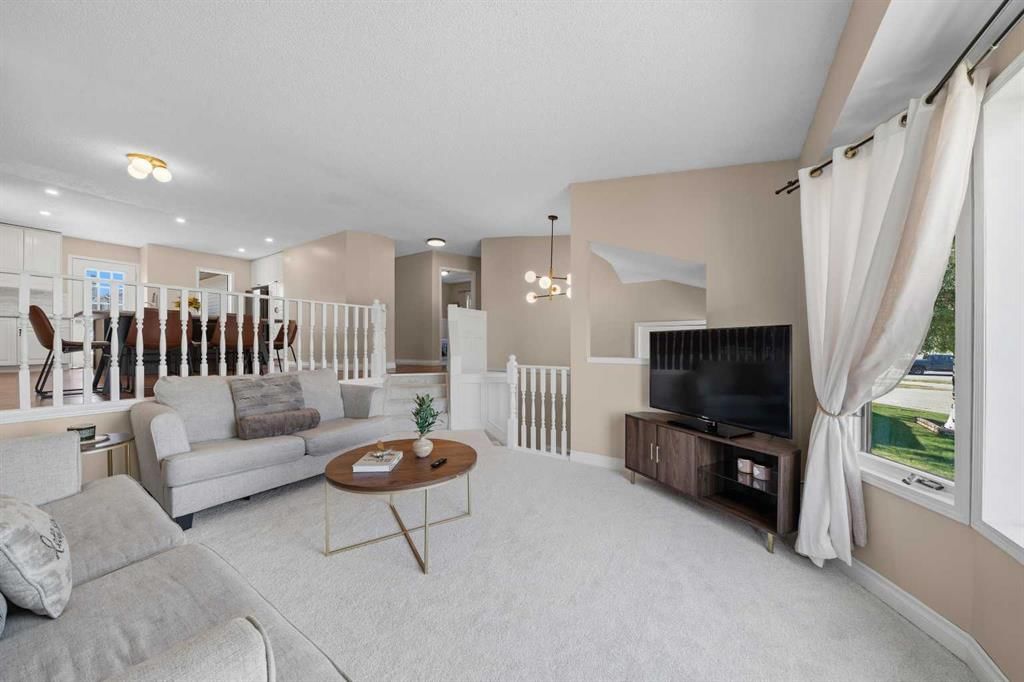 71 Riverglen Crescent SE, Calgary — photo 5 of 40