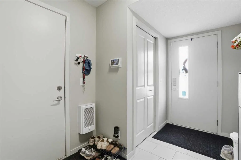 227 Copperpond Row SE, Calgary — photo 3 of 29