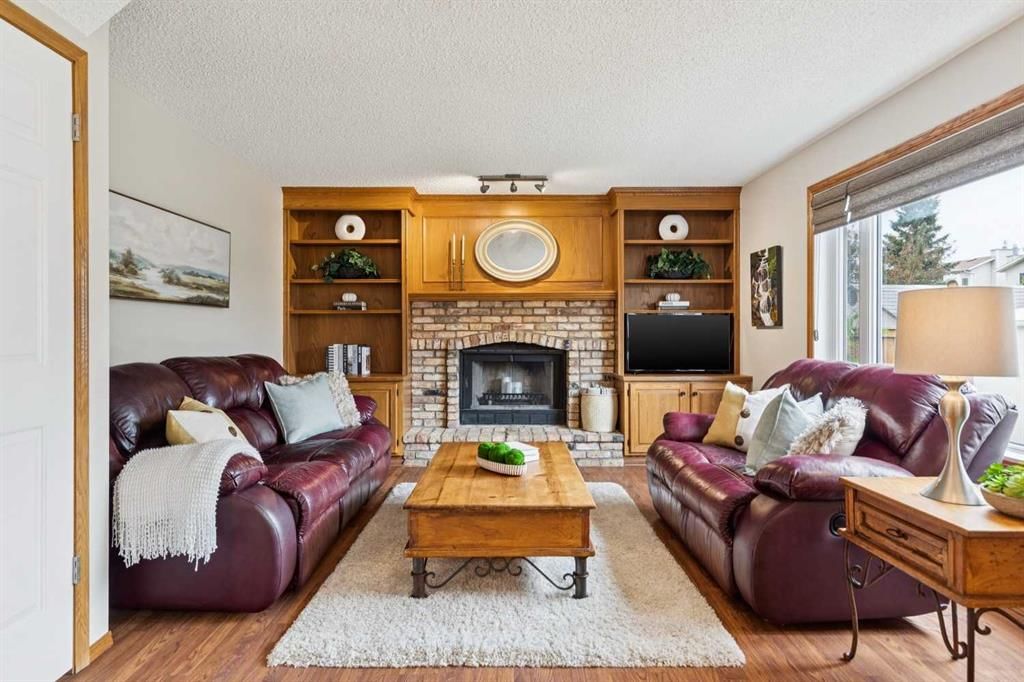 410 Millrise Drive SW, Calgary — photo 5 of 35