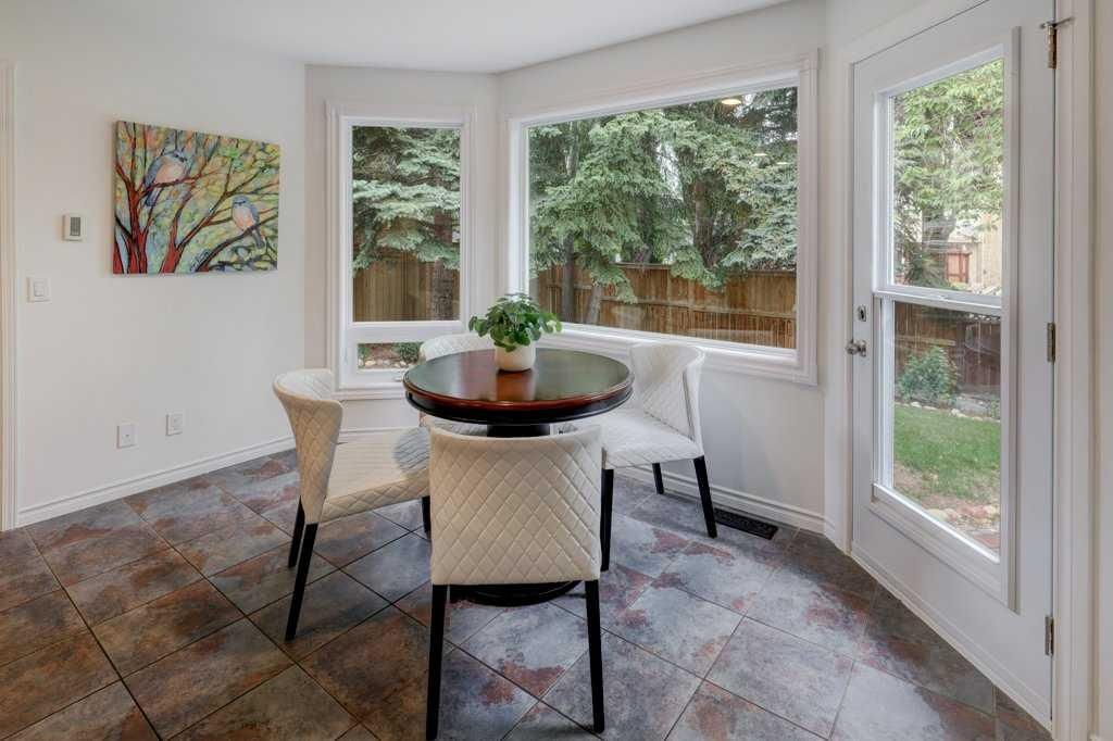 64 Santana Hill NW, Calgary — photo 5 of 35
