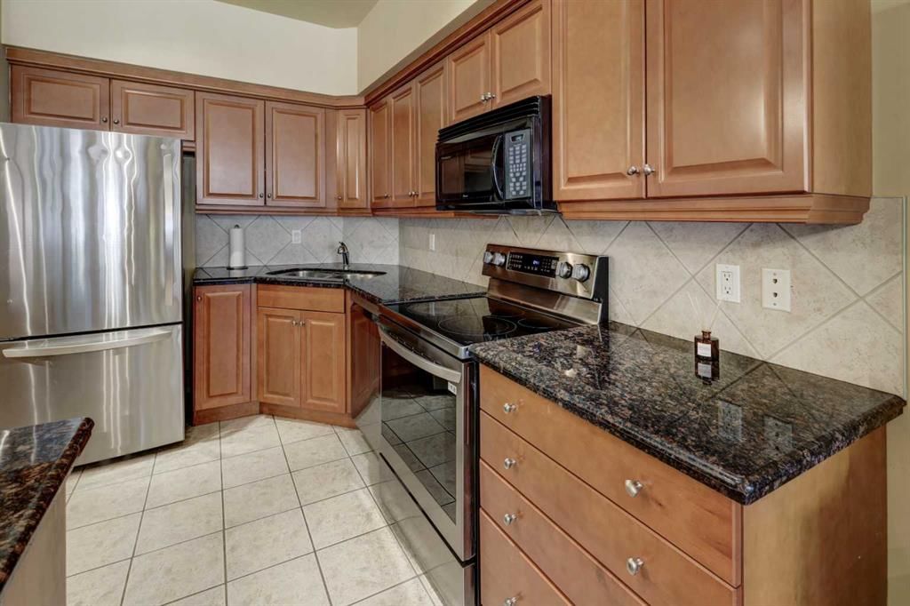 105, 11642 Valley Ridge Park NW, Calgary — photo 5 of 37