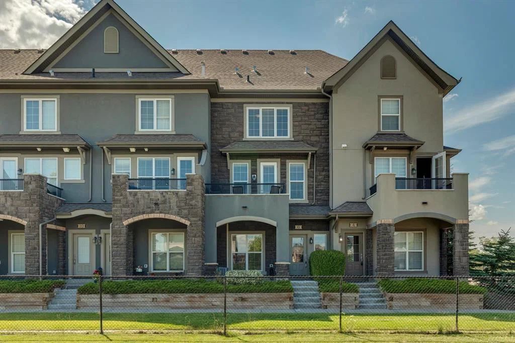 6 Quarry Lane SE, Calgary — main listing photo