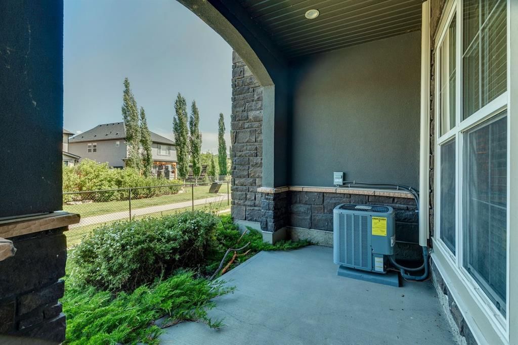 6 Quarry Lane SE, Calgary — photo 4 of 46