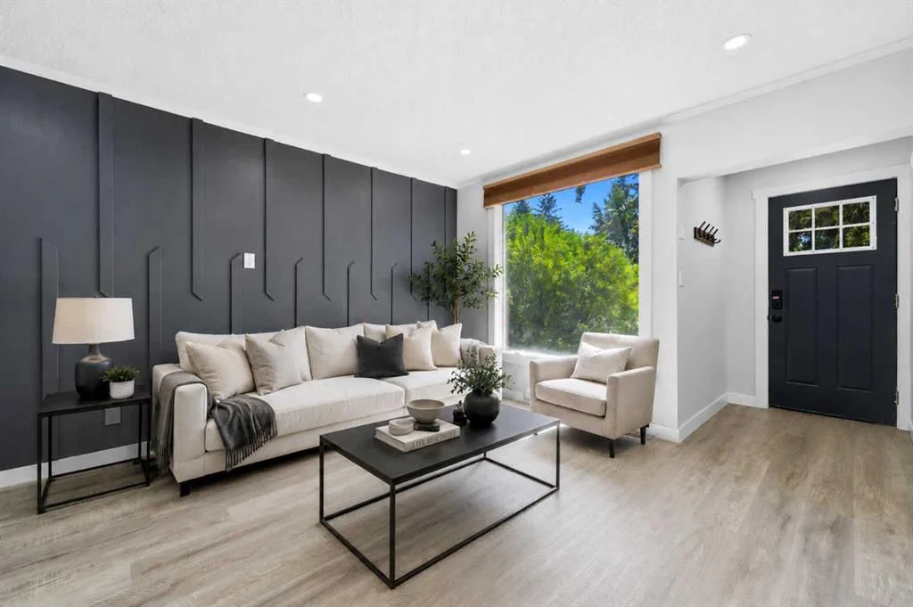 4608 70 Street NW, Calgary — photo 3 of 46