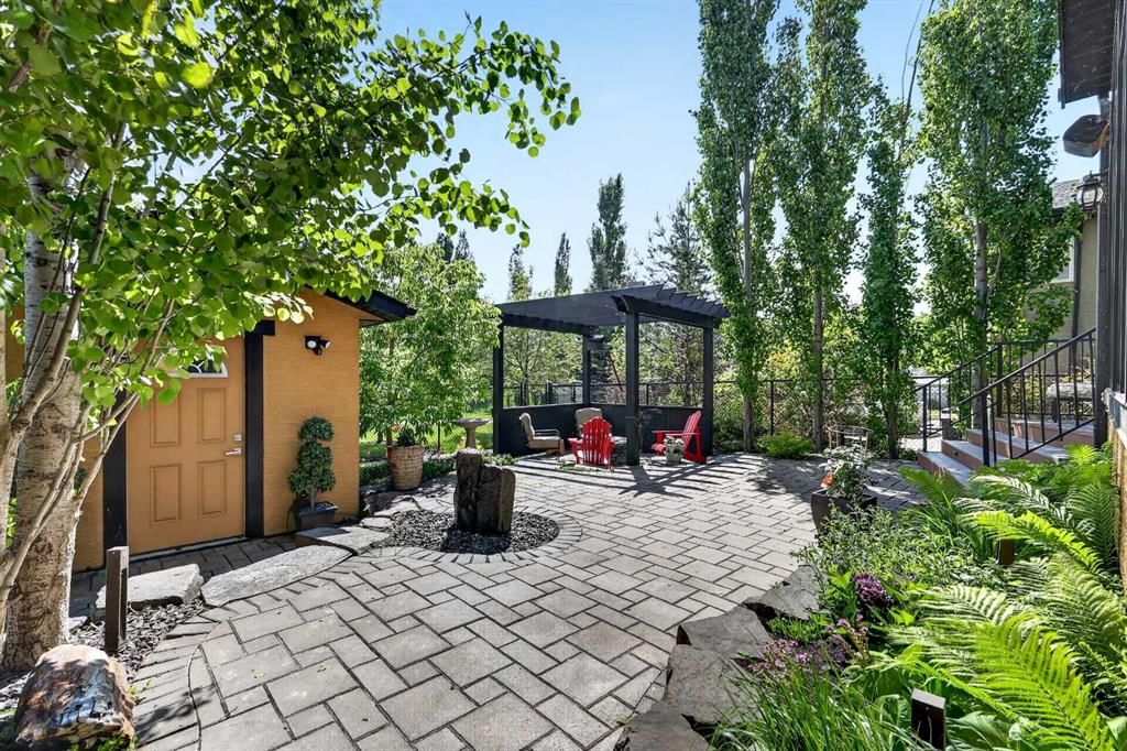 652 Quarry Way SE, Calgary — photo 4 of 50