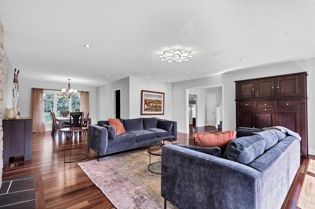 10907 Willowfern Drive SE, Calgary — photo 4 of 50