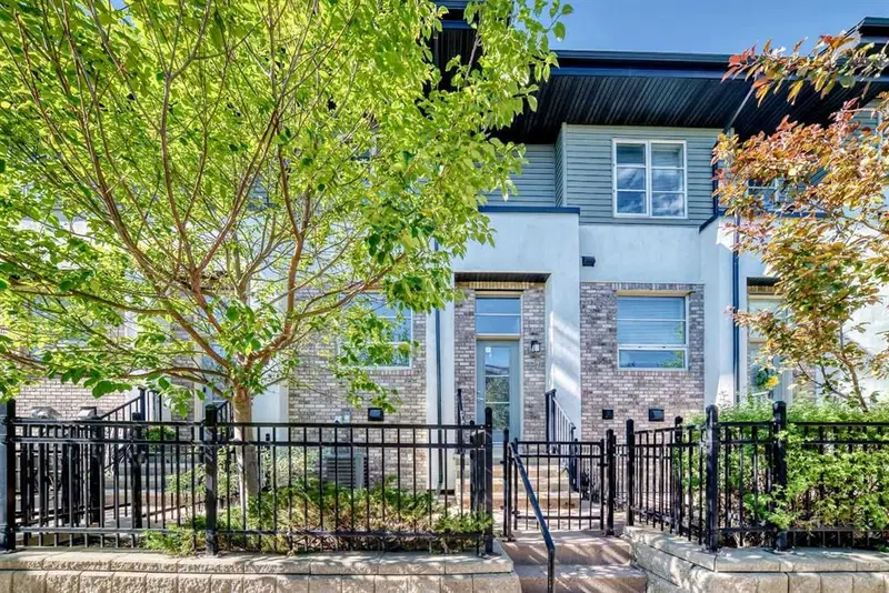 57 Aspen Hills Common SW, Calgary — main listing photo