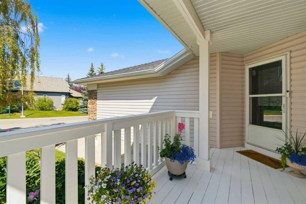 271 Sienna Park View SW, Calgary — photo 3 of 50