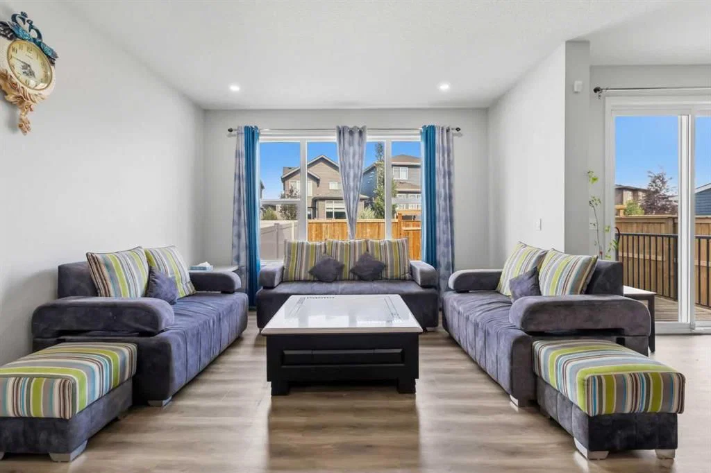 62 Wolf Hollow Way SE, Calgary — photo 3 of 46