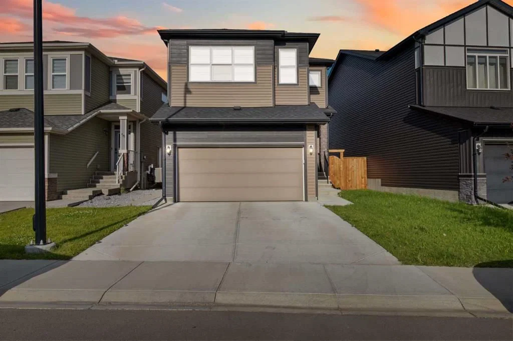 62 Wolf Hollow Way SE, Calgary — photo 5 of 46