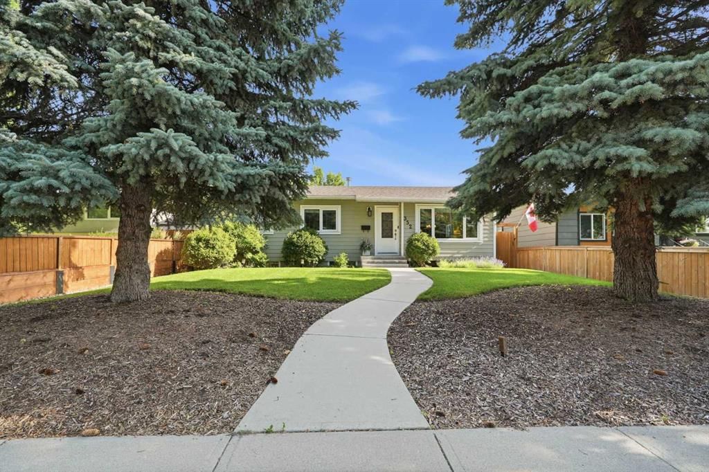 352 86 Avenue SE, Calgary — photo 2 of 48