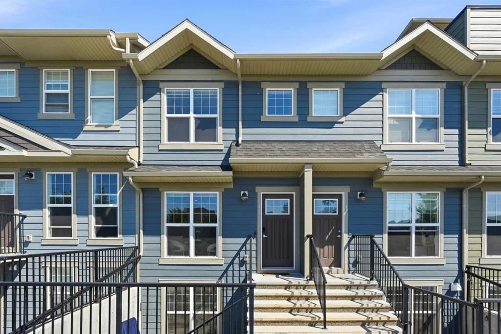 412 Cranbrook Square SE, Calgary — main listing photo