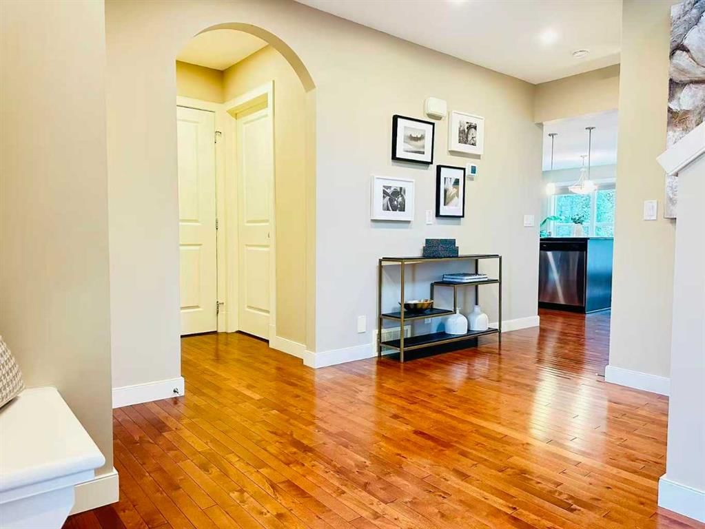 29 Everhollow Rise SW, Calgary — photo 2 of 45