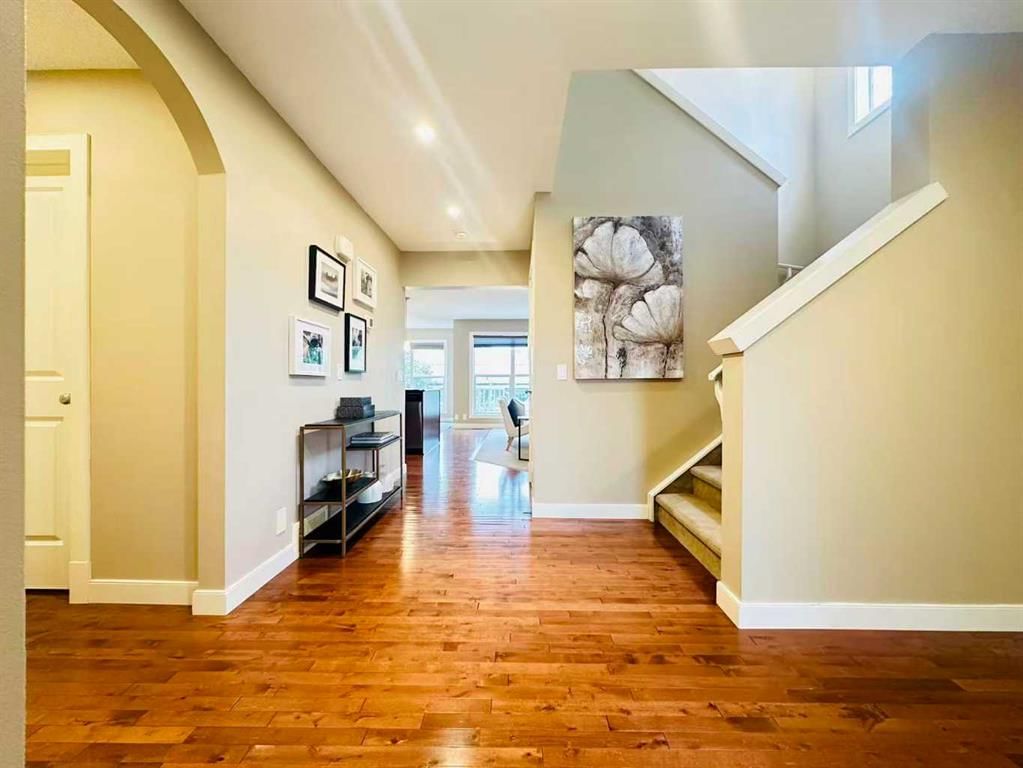 29 Everhollow Rise SW, Calgary — photo 3 of 45