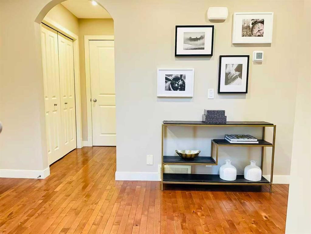 29 Everhollow Rise SW, Calgary — photo 5 of 45