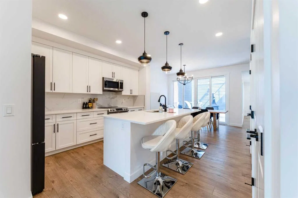 76 Lucas Boulevard NW, Calgary — photo 4 of 42
