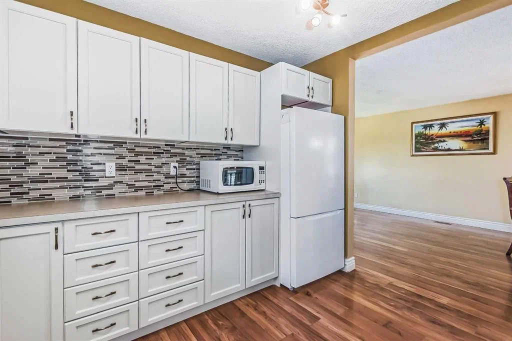 55 Bermuda Close NW, Calgary — photo 4 of 39