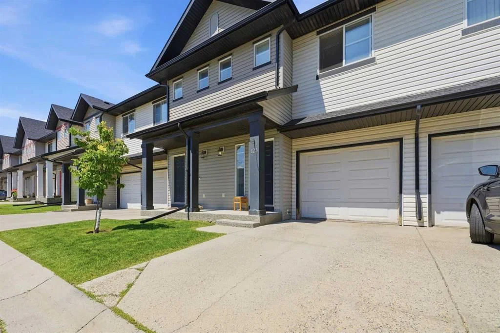 124 Everridge Gardens SW, Calgary — photo 2 of 24