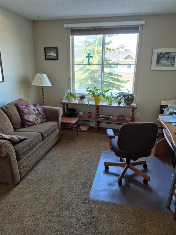 212, 305 1 Avenue NW, Airdrie — photo 2 of 15