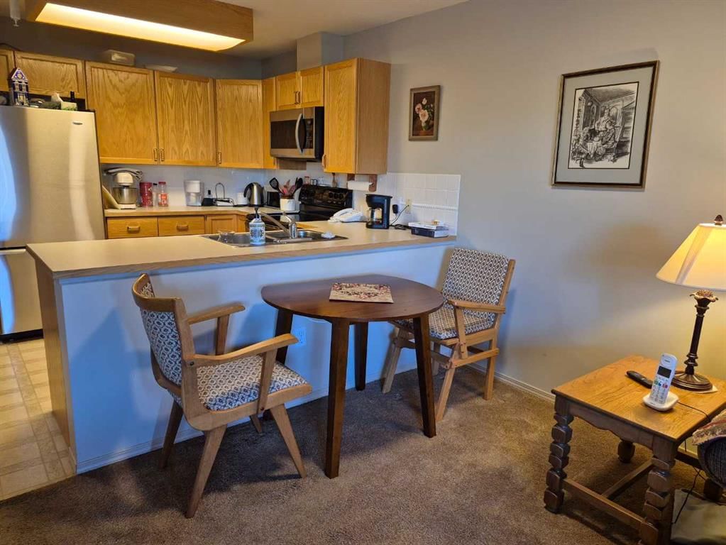 212, 305 1 Avenue NW, Airdrie — photo 3 of 15