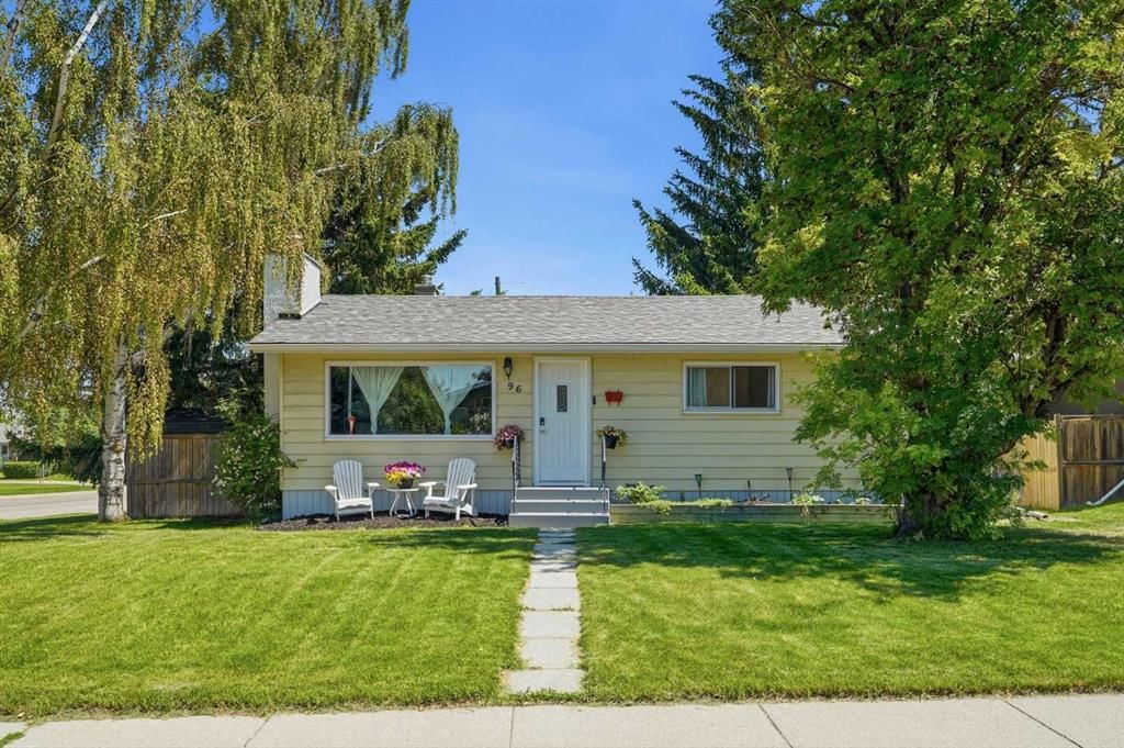 96 Waterloo Drive SW, Calgary — photo 2 of 38