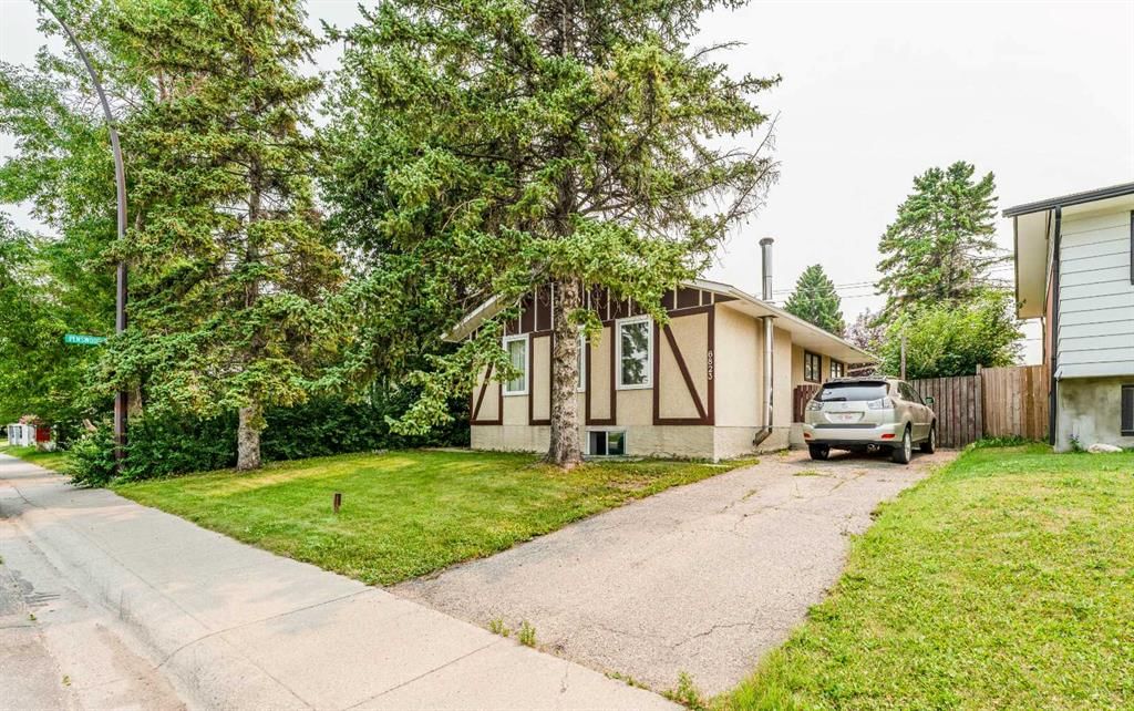 6823 4 Avenue SE, Calgary — main listing photo