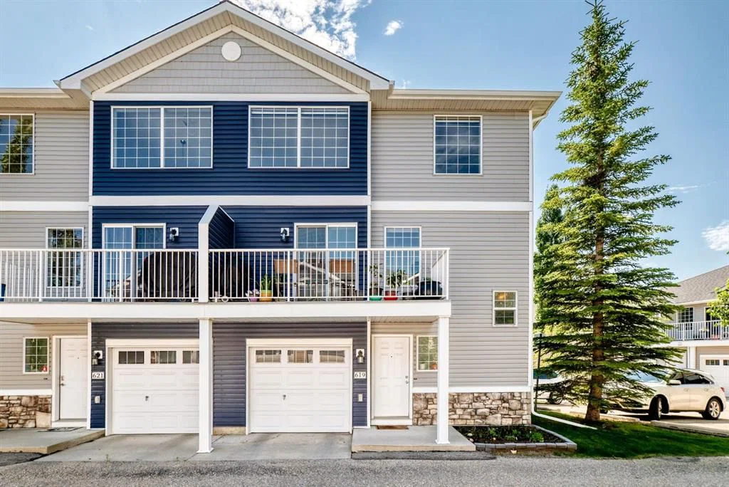 619 Country Village Cape NE, Calgary — main listing photo