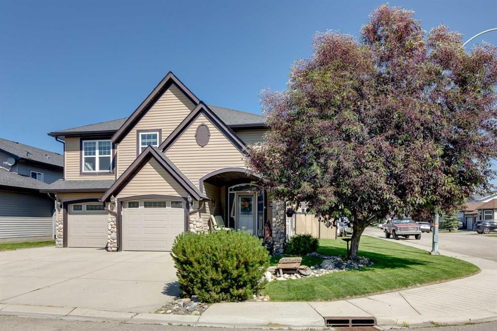 801, 800 Carriage lane Place N, Carstairs — photo 2 of 35