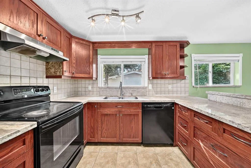 4628 Verona Drive NW, Calgary — photo 5 of 38
