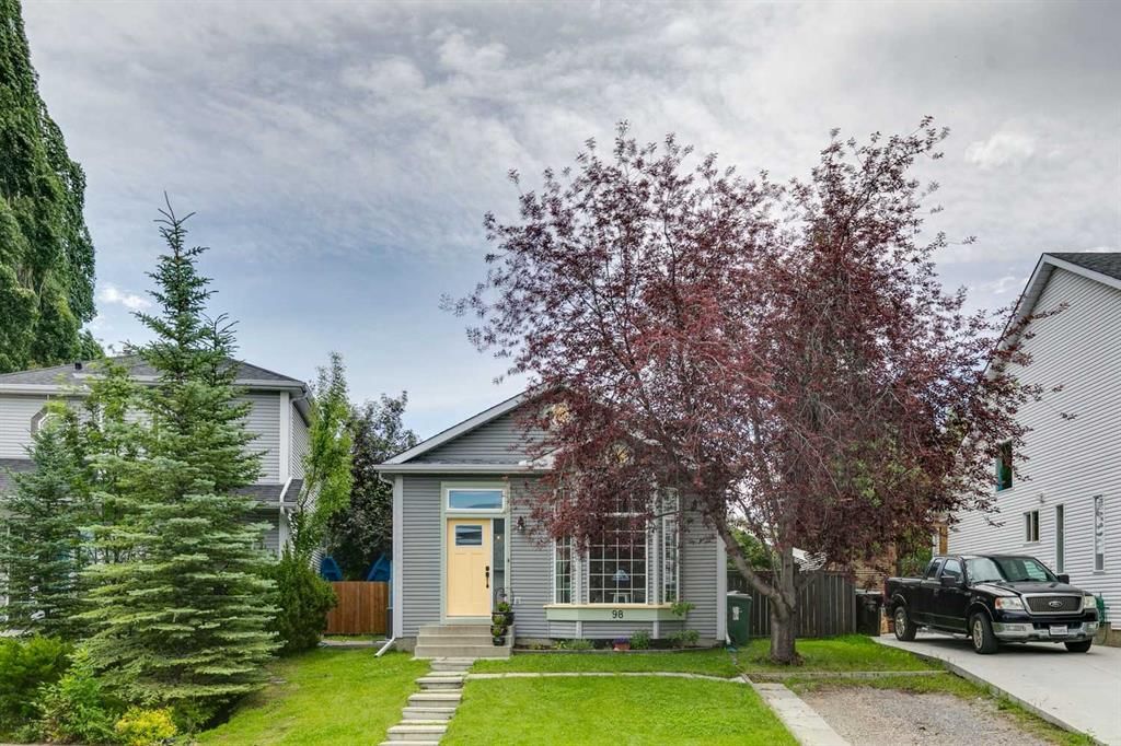 98 River Rock Way SE, Calgary — photo 2 of 40