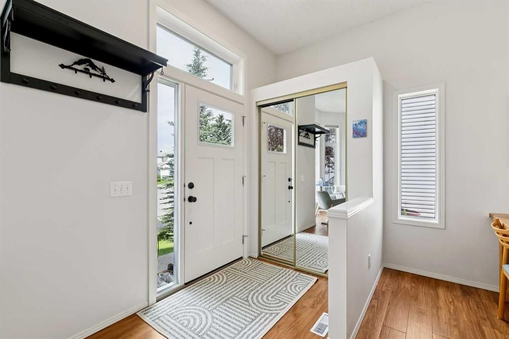 98 River Rock Way SE, Calgary — photo 3 of 40