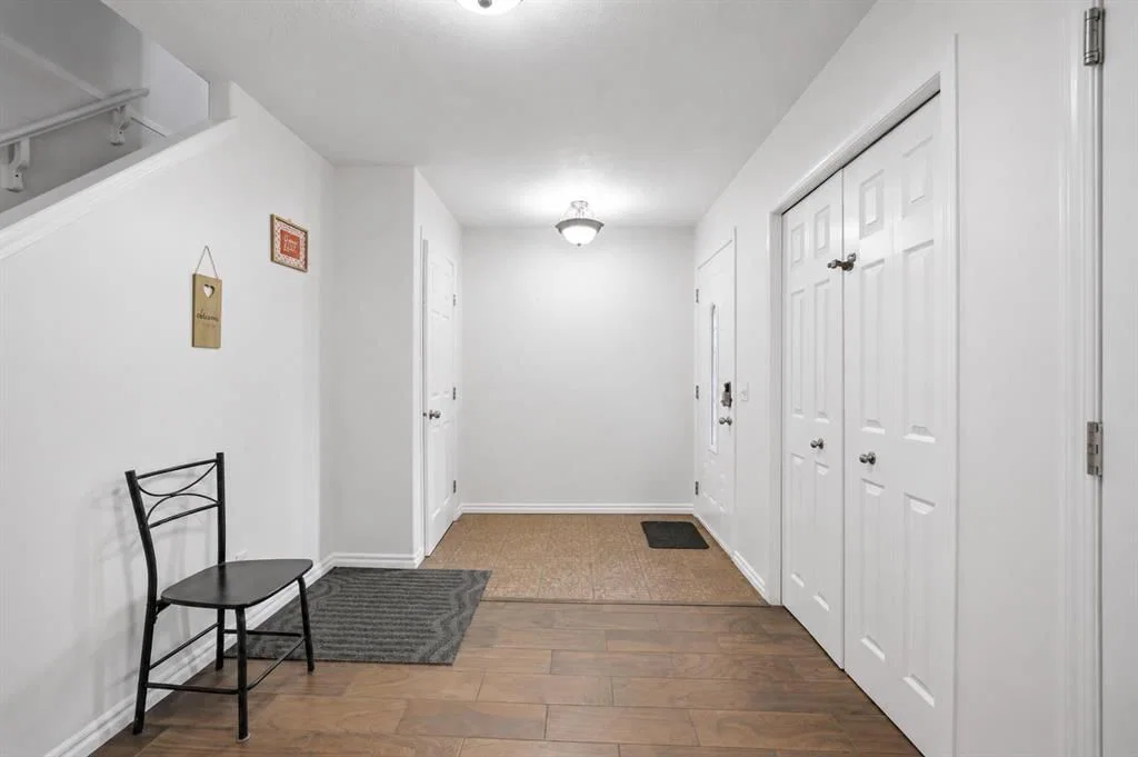 140 Tarawood Grove NE, Calgary — photo 3 of 23