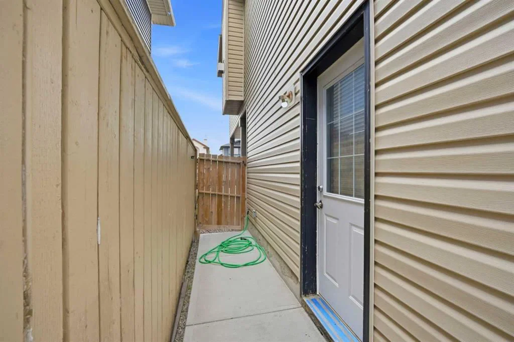 140 Tarawood Grove NE, Calgary — photo 5 of 23