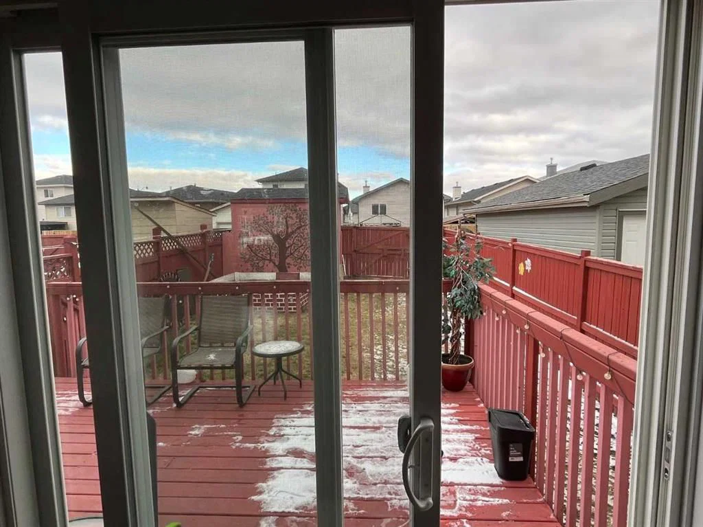 50 Tarawood Lane NE, Calgary — photo 4 of 43