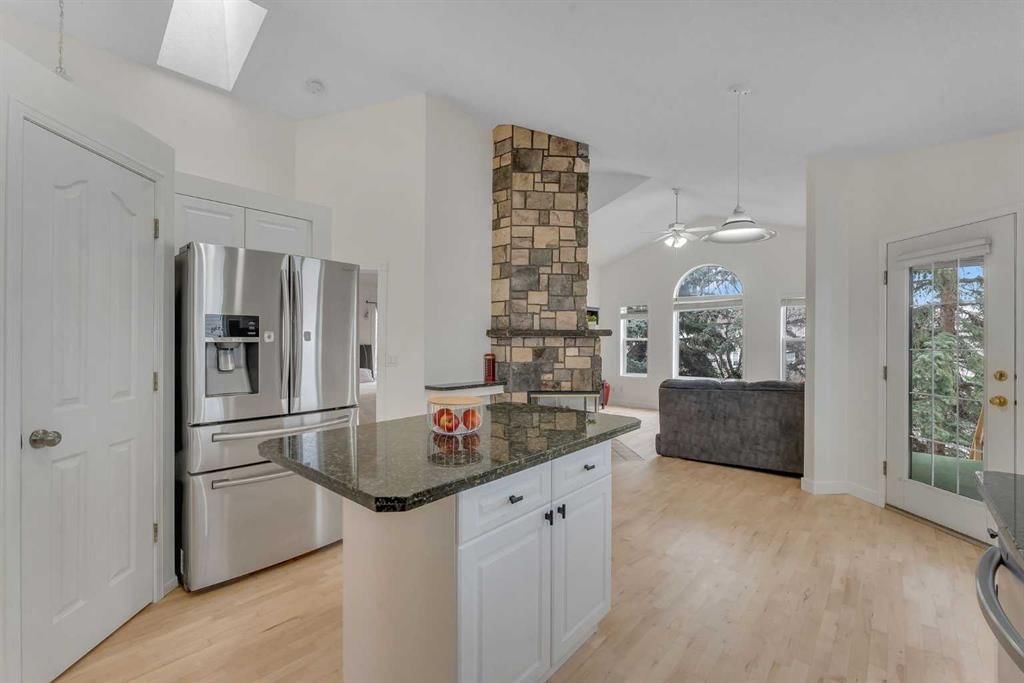 44 Douglas Glen Crescent SE, Calgary — main listing photo